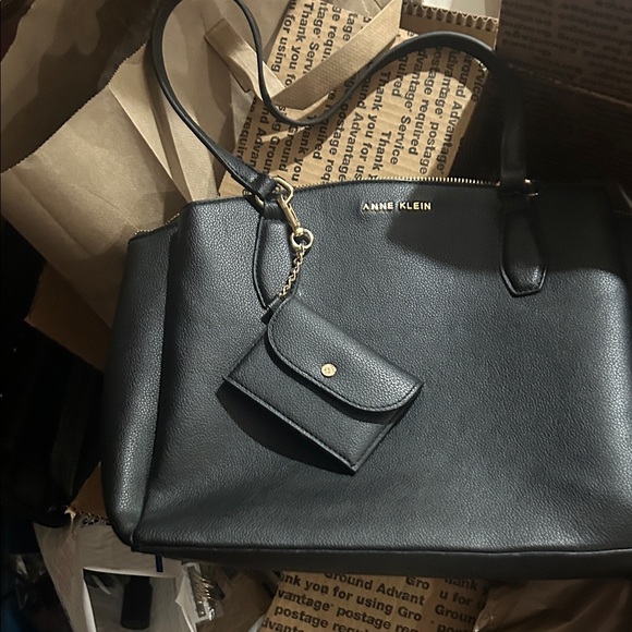 Anne Klein Handbags - Anne Klein Black Tote with Pouch